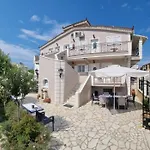 Kormos Aparthotel 4*