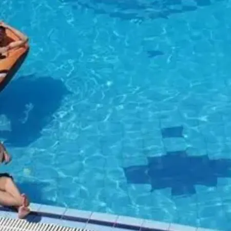 Hotel de apartamente Kormos 4*