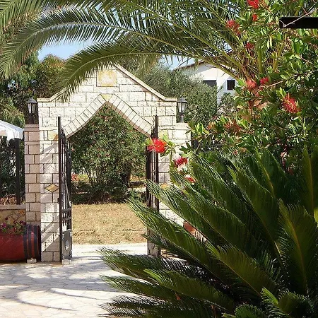 Hotel de apartamente Kormos 4*