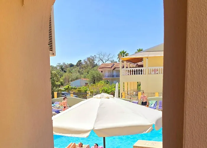 Kormos Apart-hotel Kávos