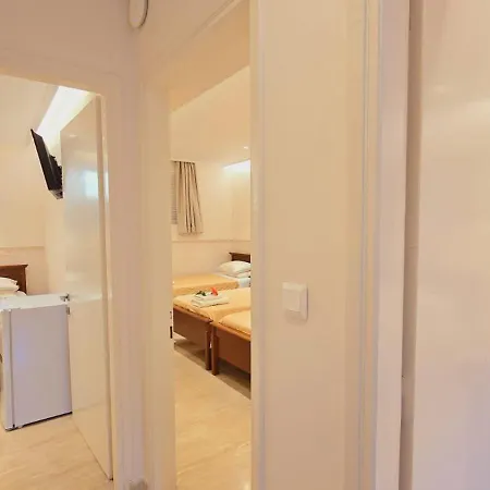 Kormos Hotel apartamentowy Kávos