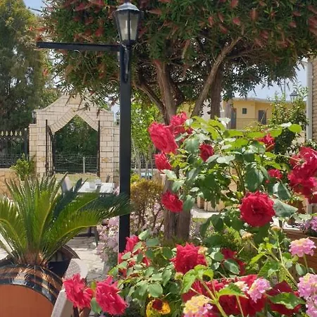 Kormos Aparthotel Kávos